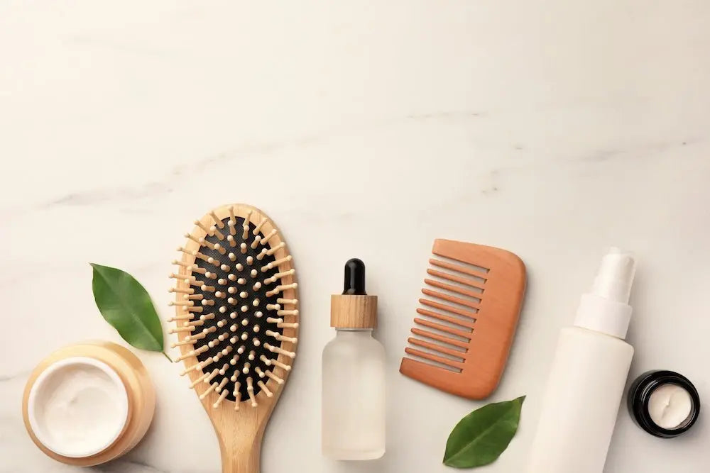 ヘアオイルとヘアミルクの違いとは？最適な髪質＆それぞれの使い方を解説 - アルバム オンラインストア