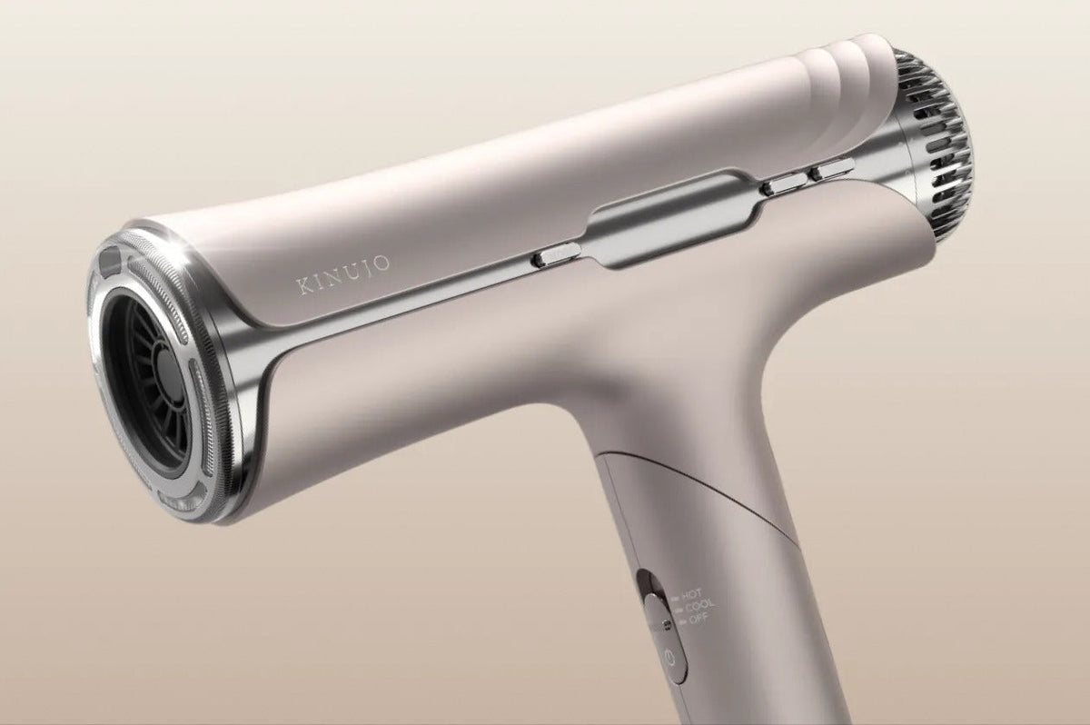 KINUJO Silk Premium Dryer PROとは？新作ドライヤーの特徴・旧モデルとの違い・使い方を解説