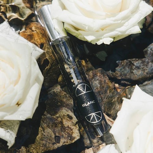 オースキンO FRAGRANCE(オー・フレグランス) 02 ブラン香水 - アルバム オンラインストア